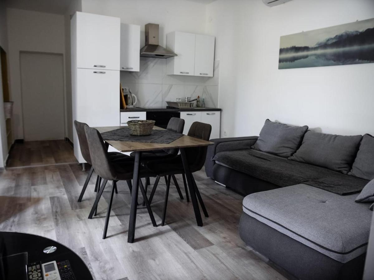 Apartment Ground Floor With Parking Erny PUY 외부 사진