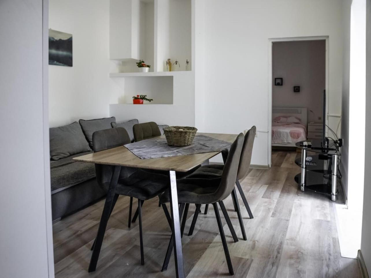 Apartment Ground Floor With Parking Erny PUY 외부 사진